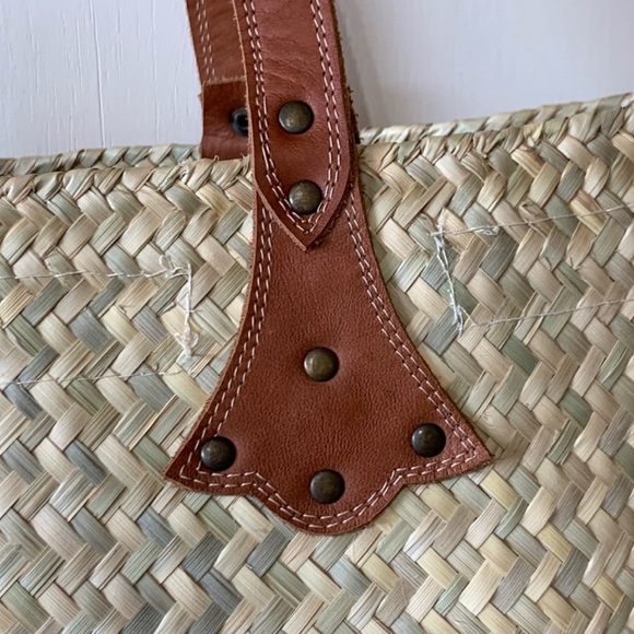 Large Natural Material Woven Tote with Leather Handles - Picture 12 of 14